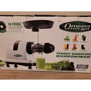OMEGA Horizontal Slow Masticating Electric Juicer Model MM900HDS Silver Used